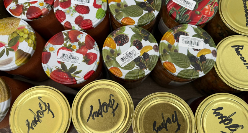 Ничего не помутнеет и не заплесневеет: вот как правильно хранить открытую консервацию несколько месяцев