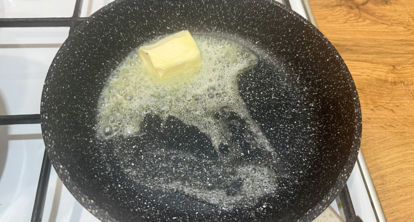 Как заставить старую сковороду работать: простой способ готовки без пригорания