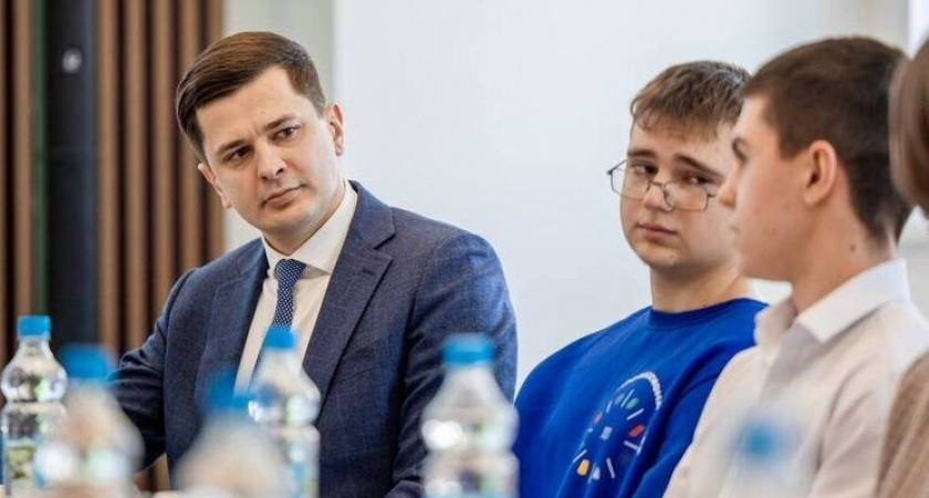 Вячеслав Жабин провёл встречу с елецкими студентами в преддверии Дня студента