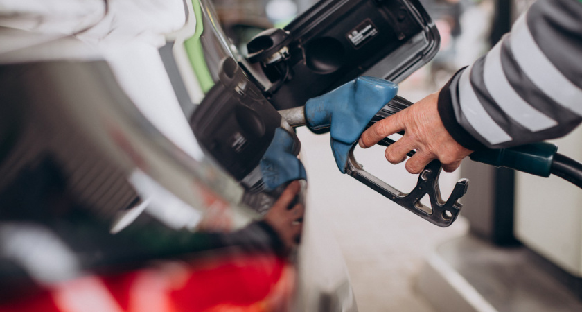 Липецкие водители столкнулись с новым подорожанием бензина