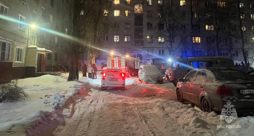 В Липецке в результате пожара в жилом доме пострадали 3 взрослых и 2 детей