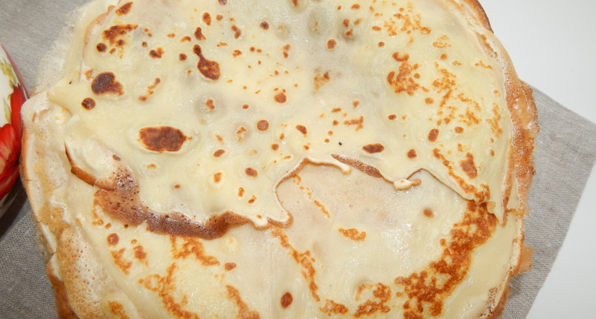 Хрустящие края, нежная середина: мой беспроигрышный рецепт тонких блинов к Масленице - тесто не подводит никогда