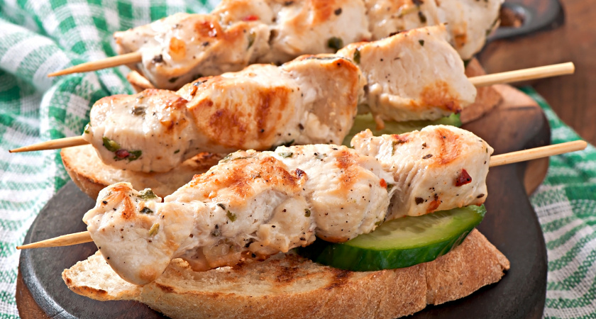 Почти как с мангала: сочные куриные шашлыки в духовке за четверть часа - раскрываю свой трюк