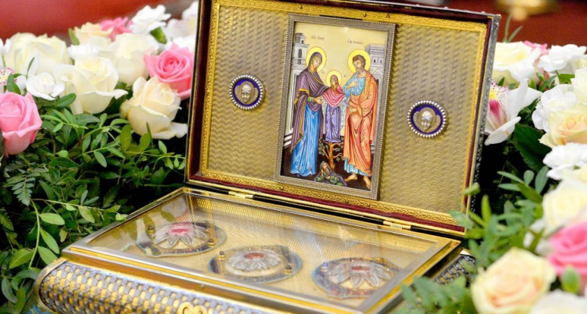 Фрагмент пояса Богородицы привезли в Вознесенский собор Ельца