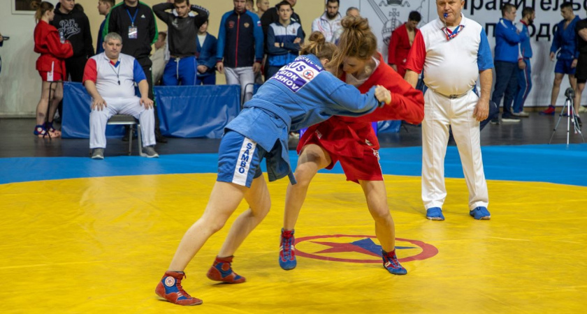 Липецкие полицейские вошли в пятерку лучших команд на соревнованиях по самбо