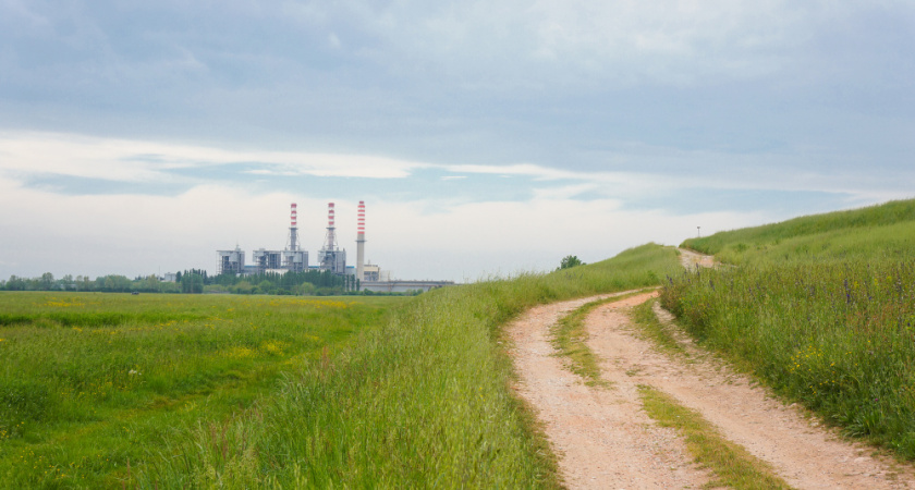 Инвесторам предлагают вложиться в полтора гектара земли с недостроем в промзоне