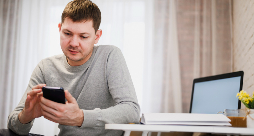 Липчанин выиграл суд против маркетплейса из-за дефектного смартфона