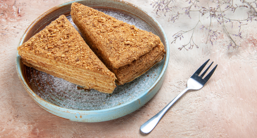 Мой любимый рецепт Наполеона: хрустящие коржи из слоеного теста и нежный крем