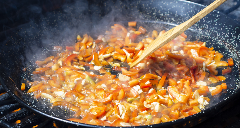 Лук и морковь: запомните раз и навсегда эту последовательность, чтобы зажарка всегда удавалась