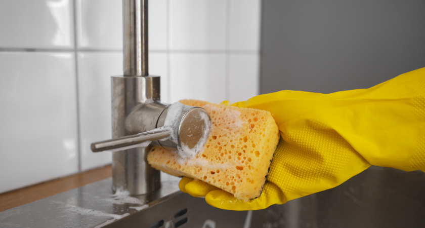 Магазины вам не расскажут: 4 нестандартных способа использовать металлическую губку дома