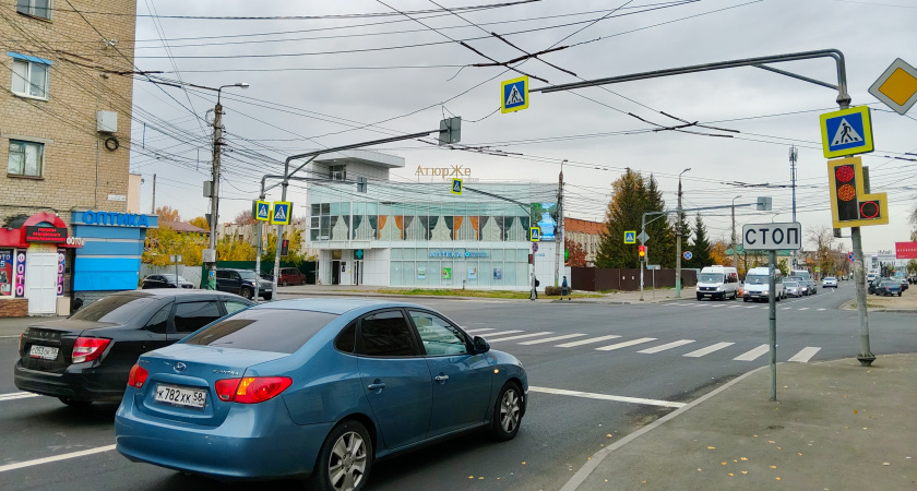 В ГИБДД разъяснили правила для водителей за 60: есть ли предельный возраст для управления авто