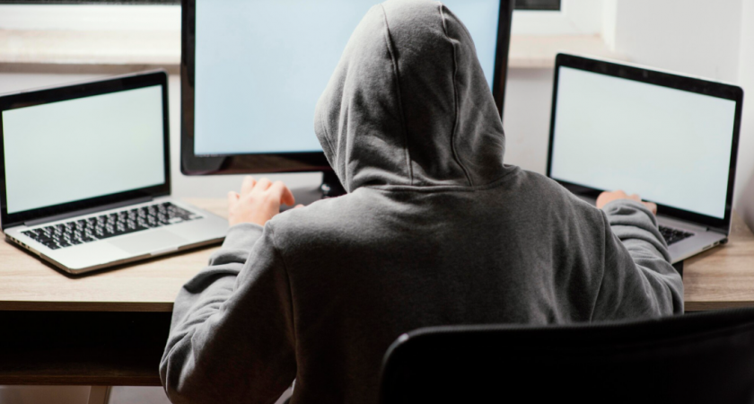 Банки ограничили переводы и жалобы на мошенников упали на треть