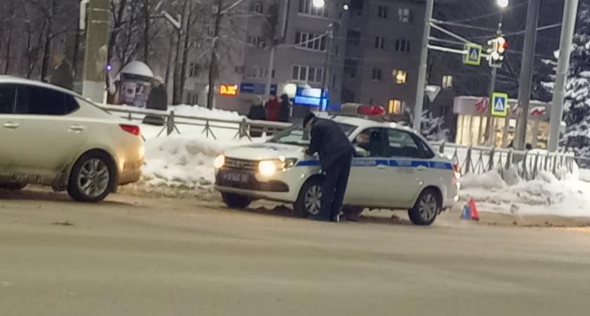 В ГАИ поставили точку - должен ли водитель выходить к инспектору, когда его остановили: или допускается просто опустить окно