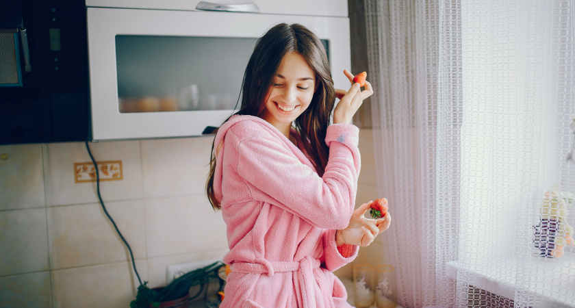 Коллега-кореянка научила меня уходу за волосами: соль вместо салонов — блеск как после ламинирования