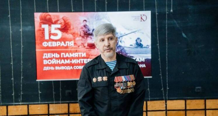 Липецкие школьники встретились с кавалером Ордена Мужества Геннадием Чудиным