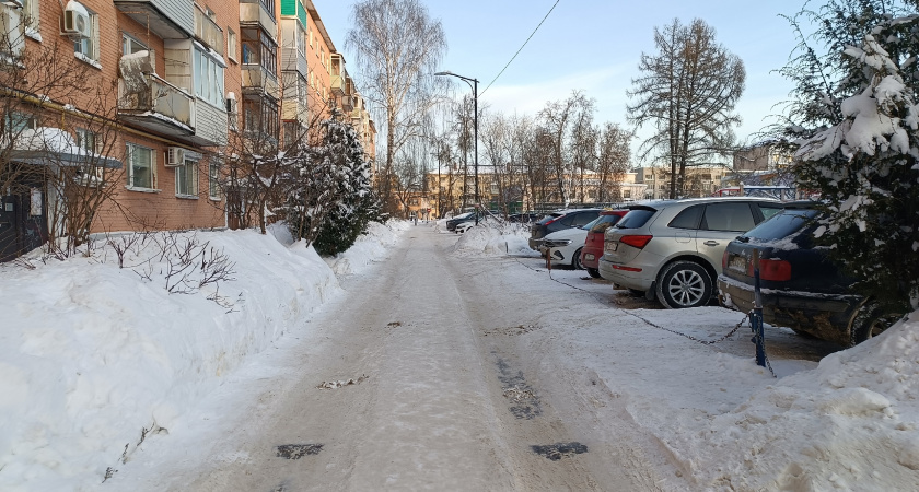 За самодельные ограждения во дворе теперь штрафуют: сколько придется заплатить за личную парковку