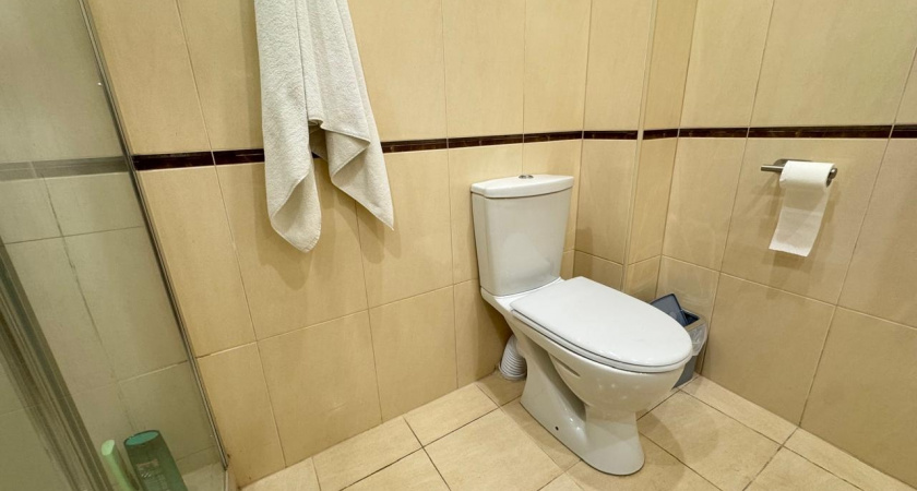 Полстакана на стенки — и ванна сверкает чистотой: нет ни налета, ни ржавчины — сияет как новая