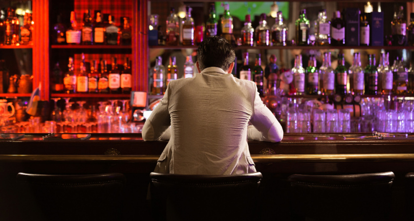 Мужчина лишился вещей после ночной потасовки на площади Мира