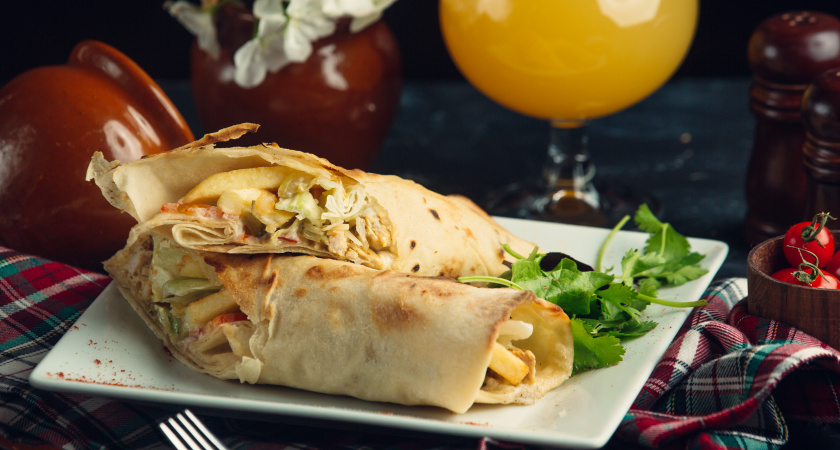 Минимум продуктов, максимум вкуса: рулетики из лаваша, которые стоит попробовать каждому