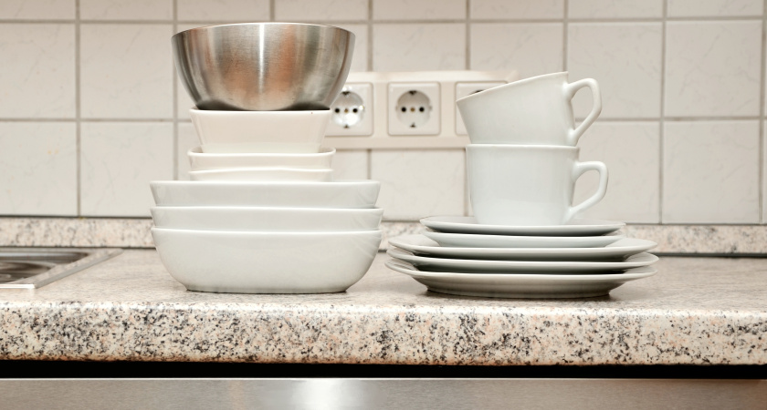 Зачем переворачивать чашки вверх дном: привычка, о которой жалеют, что не знали раньше