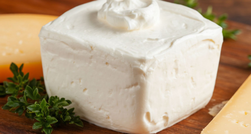 Наливаю молоко в банку и жду ночь, наутро открываю: домашний способ приготовить сыр Филадельфия - вкуснее и дешевле магазинного