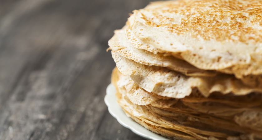 Таких кружевных блинов на Масленицу не видела, таких вкусных не пекла: подруги рецепт разобрали – на праздник других не хотят