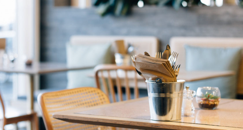 Липчане стали меньше покупать продукты и чаще ходить в кафе