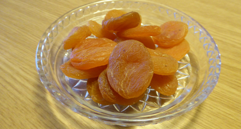 Курага: не только сладко, но и полезно - кому её надо есть обязательно, а кому лучше не следует