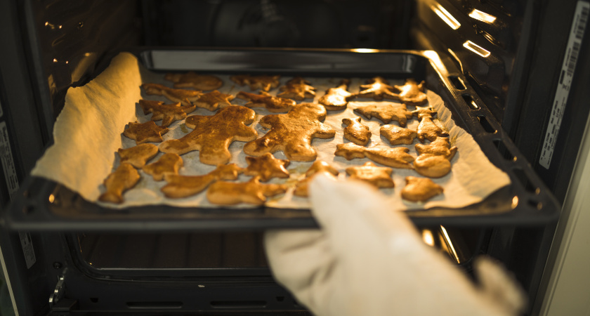 Вернуть противню первозданный вид: два ингредиента, которые есть у каждой, и 10 минут времени