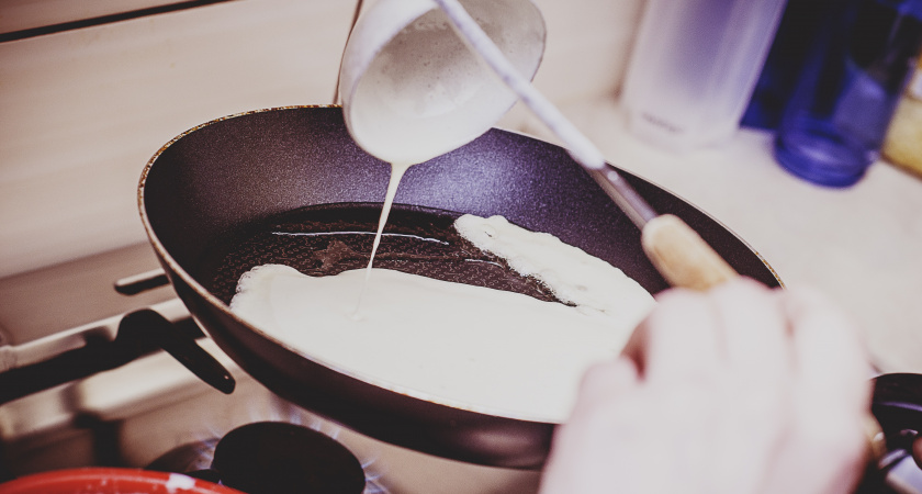 Масленица без тяжести: врач назвала топ начинок для блинов, которые легко усваиваются