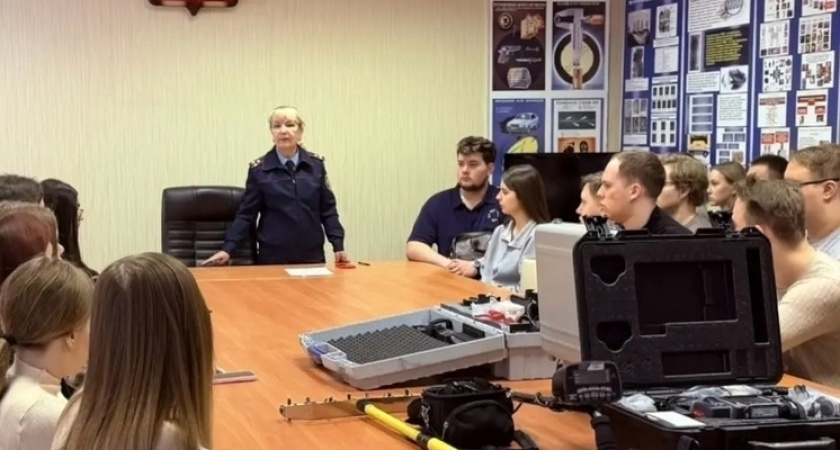 Липецкий СК показал школьникам работу криминалистов на день открытых дверей