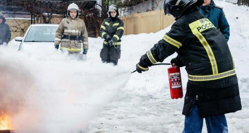 Липецкие спасатели подготовили площадки к сжиганию чучела на Масленицу