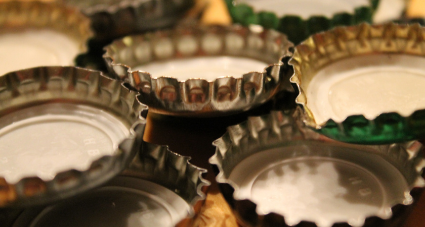 Никогда не выбрасываю крышки от банок: 4 идеи, которые пригодятся каждой хозяйке - берите на заметку