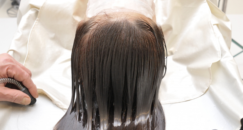 Красить волосы больше не в моде: что пришло на смену в 2026 году - новая замена колориста