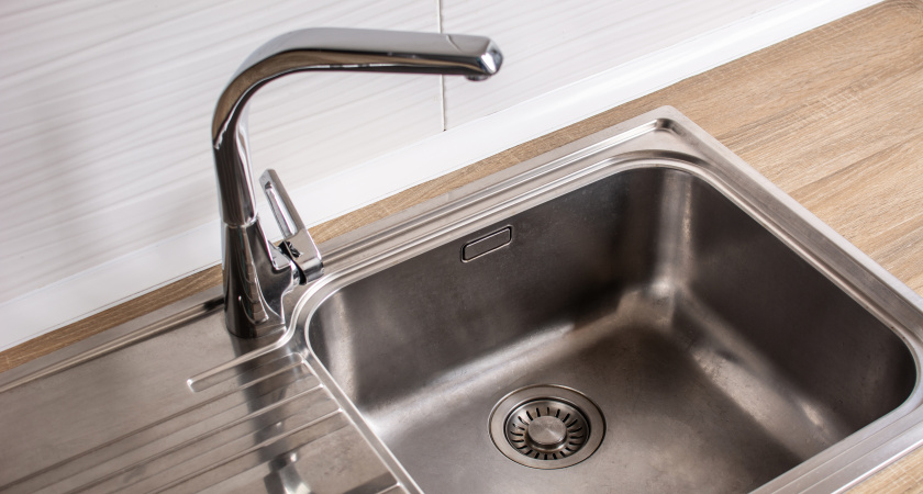 Сантехник подсказал: добавьте это в слив — и канализация никогда не засорится