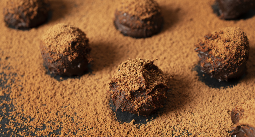 2 ингредиента и домашние трюфели готовы — десерт за минуты, а вкус как в кондитерской