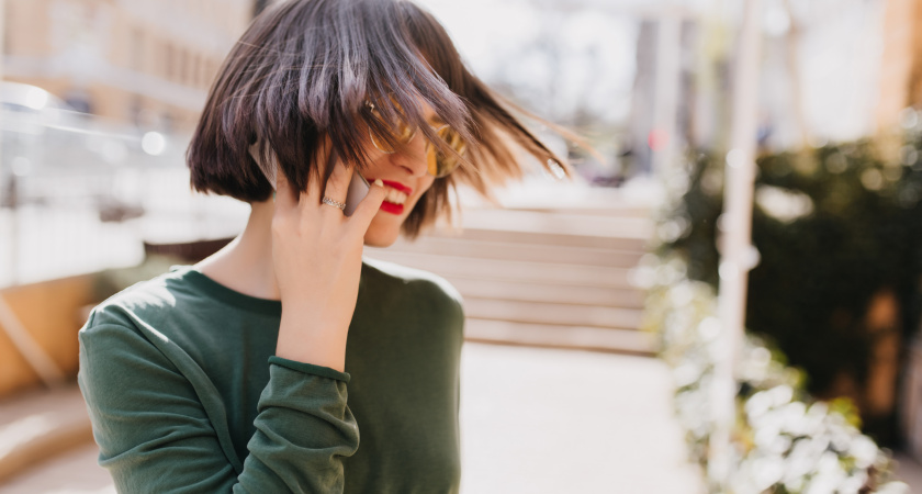 Королевские стрижки, которые экономят время: для женщин после 50 с тонкими волосами