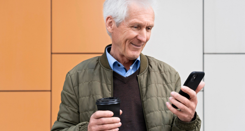 Липецкие льготники получили возможность оформить удостоверение с телефона