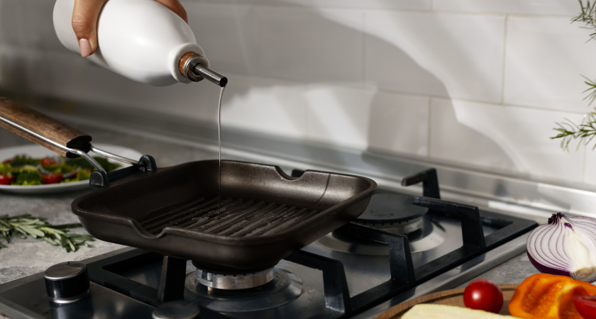 Многолетний нагар сдается за 10 минут: эффективный способ чистки посуды