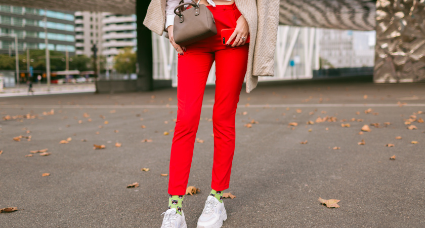 Лучшие брюки весны-2026: 5 вариантов от повседневных до нарядных — выбор стилиста