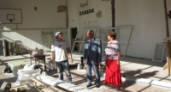 Михаил Гулевский проверил ремонт спортзала в школе №14 и встретился с жителями Опытной станции