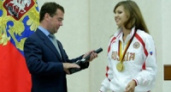 Спортсменка из Липецка подарила пистолет президенту России 