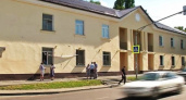 В Липецке брошенные на произвол судьбы пенсионеры боятся погибнуть под завалами аварийного дома