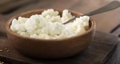 "Мясной клей", кишечная палочка и плесень: в Роскачестве назвали худшие марки творога - не берите их