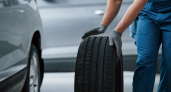 Поролон в шинах: зачем его используют водители и производители, и какие преимущества это дает