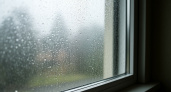 Почему запотевают окна в квартире и как это исправить: простые причины и способы устранения