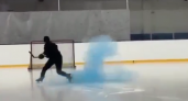 Липецкий тренер по хоккею забил шайбу, чтобы узнать пол будущего ребёнка
