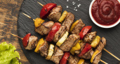 Шашлычки в духовке вместо сложного горячего: как легко приготовить ужин на Новый год