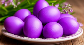 Модный сиреневый оттенок для пасхальных яиц: простой способ окрашивания натуральными средствами
