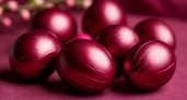 Эффект "дорого-богато": мерцающие яйца на Пасху в модном цвете "бордо" — главный хит 2026 года